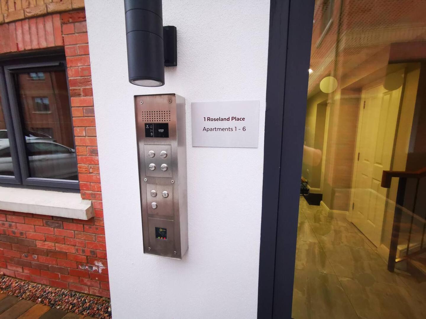 Belfast Central 2 Bedroom Luxurious Modern Stay Exterior photo
