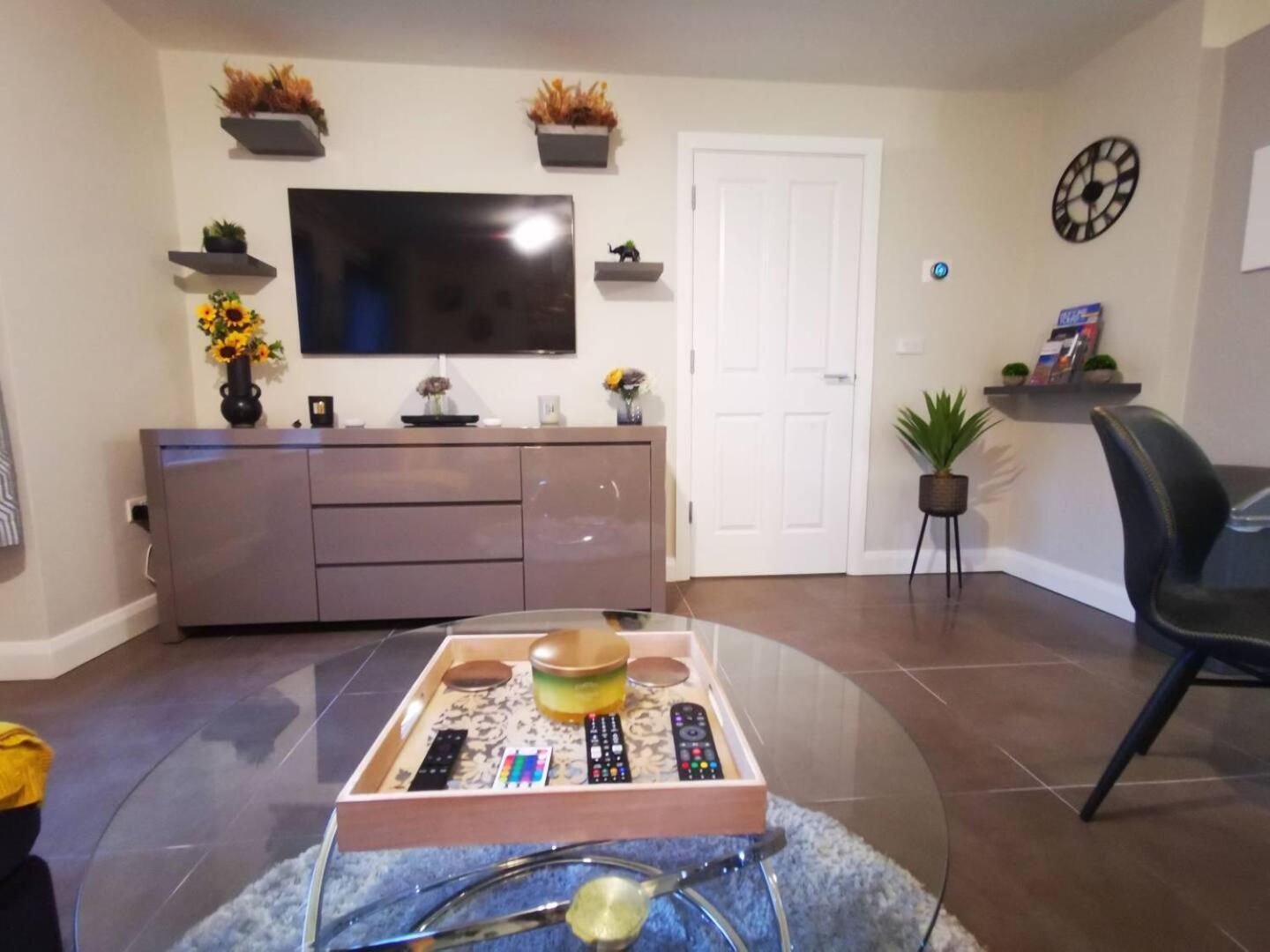 Belfast Central 2 Bedroom Luxurious Modern Stay Exterior photo